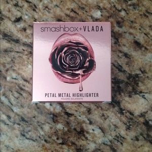 Smashbox Vlada Prismatic Petal Metal Highlighter